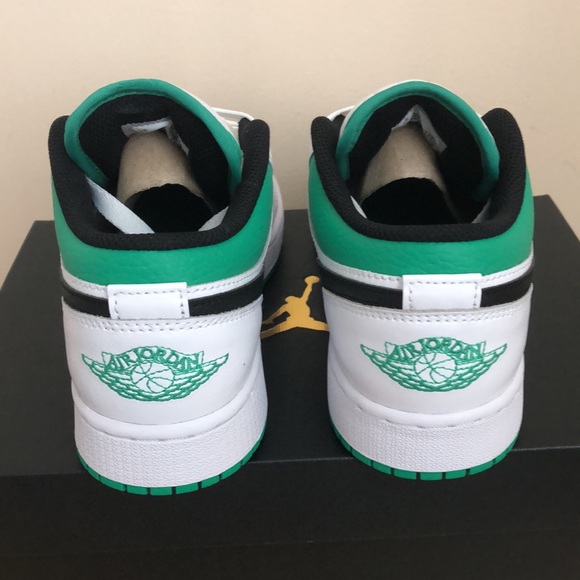 💚🤍NIKE AIR JORDAN 1 LOW GS SNEAKERS🤍💚 - Picture 8 of 13